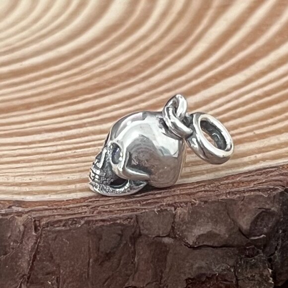 Pandora ME Skull Mini Dangle - Picture 3 of 5